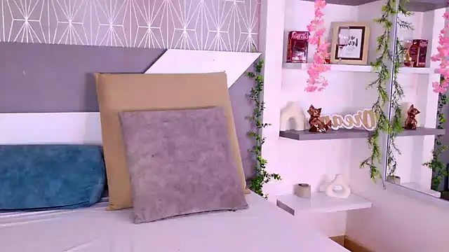 Celine Lee online show from 10-13-25, 05:35