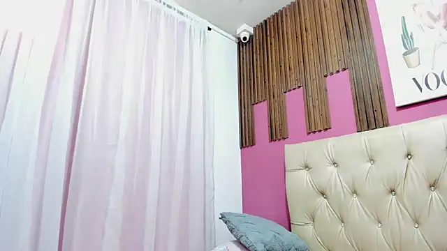 Lucia Spear online show from 11-05-25, 12:49