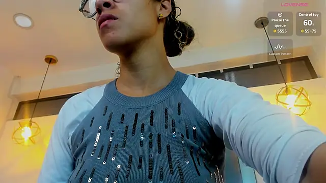 Hanna Cornee  online show from 09-24-25, 01:25