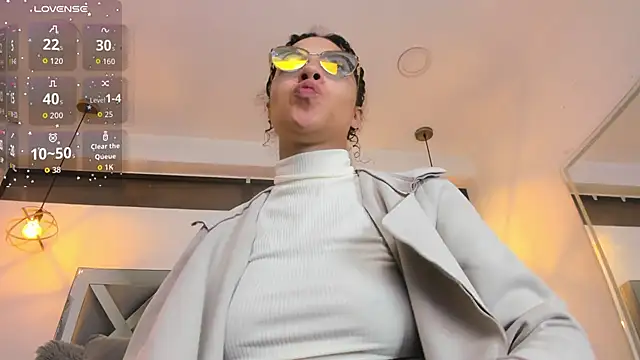 Hanna Cornee  online show from 01-10-26, 01:13