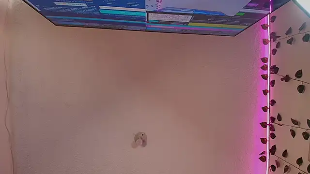 Snapshot of Barbiie_98 chatting on 02-21-26, 02:18 Barbiie 98 online show from 02-21-26, 02:18