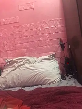 Snapshot of Kellye_hotTs chatting on 02-24-26, 02:31 Kellye hotTs online show from 02-24-26, 02:31