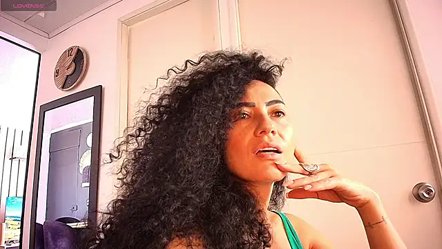 Snapshot of Koral369 chatting on 06-10-26, 05:23 Koral369 online show from 06-10-26, 05:23