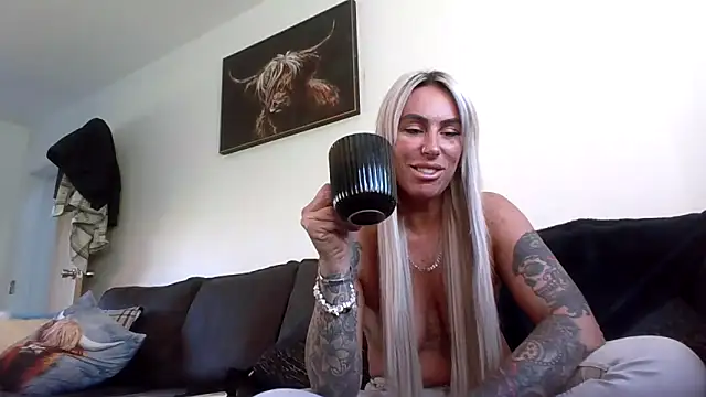 poppyinga1 online show from 04-30-26, 08:42