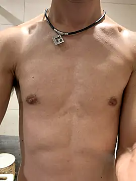 Snapshot of winds1069 chatting on 11-16-25, 07:58 winds1069 online show from 11-16-25, 07:58