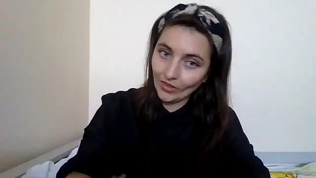 Snapshot of DInaraXRose chatting on 09-26-25, 11:47 DInaraXRose online show from 09-26-25, 11:47