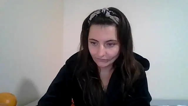 Snapshot of DInaraXRose chatting on 10-03-25, 10:34 DInaraXRose online show from 10-03-25, 10:34