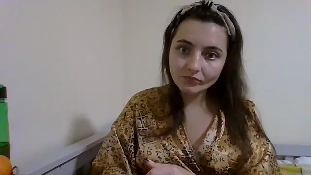 Snapshot of DInaraXRose chatting on 10-06-25, 07:00 DInaraXRose online show from 10-06-25, 07:00