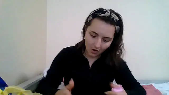 Snapshot of DInaraXRose chatting on 10-08-25, 03:42 DInaraXRose online show from 10-08-25, 03:42