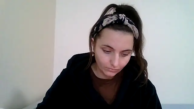 Snapshot of DInaraXRose chatting on 10-16-25, 10:16 DInaraXRose online show from 10-16-25, 10:16