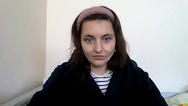 Snapshot of DInaraXRose chatting on 10-20-25, 10:27 DInaraXRose online show from 10-20-25, 10:27