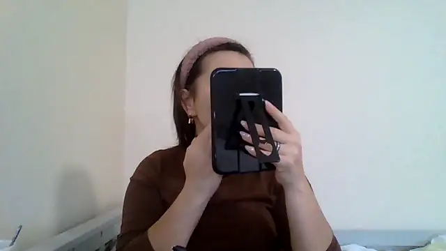 Snapshot of DInaraXRose chatting on 10-21-25, 09:32 DInaraXRose online show from 10-21-25, 09:32