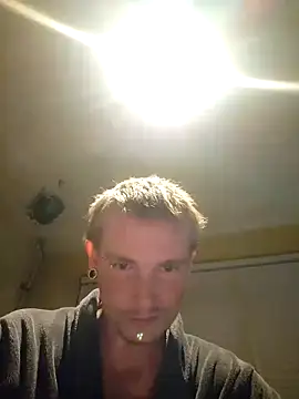 Snapshot of piercingpik chatting on 09-30-25, 07:41 piercingpik online show from 09-30-25, 07:41