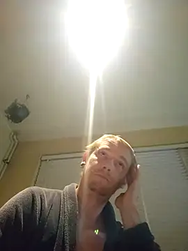 Snapshot of piercingpik chatting on 10-06-25, 07:11 piercingpik online show from 10-06-25, 07:11