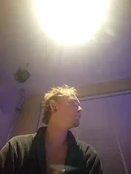 Snapshot of piercingpik chatting on 11-06-25, 09:05 piercingpik online show from 11-06-25, 09:05