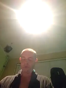 Snapshot of piercingpik chatting on 06-14-26, 11:18 piercingpik online show from 06-14-26, 11:18