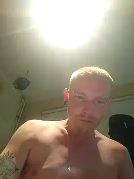 Snapshot of piercingpik chatting on 06-25-26, 09:52 piercingpik online show from 06-25-26, 09:52