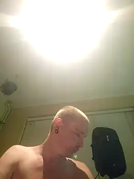Snapshot of piercingpik chatting on 06-27-26, 11:43 piercingpik online show from 06-27-26, 11:43