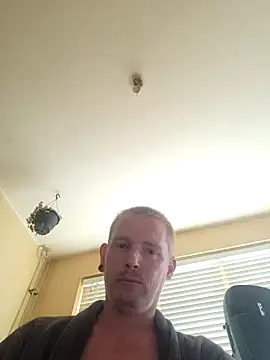 Snapshot of piercingpik chatting on 07-08-26, 02:43 piercingpik online show from 07-08-26, 02:43