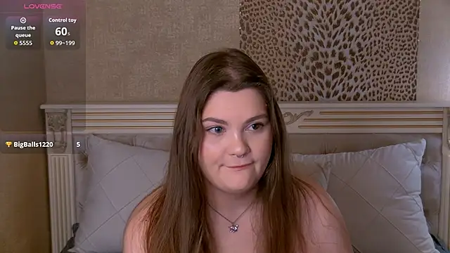 Snapshot of EmilyHyde chatting on 09-30-25, 08:36 EmilyHyde online show from 09-30-25, 08:36