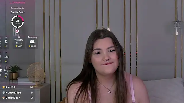 Snapshot of EmilyHyde chatting on 10-09-25, 09:02 EmilyHyde online show from 10-09-25, 09:02