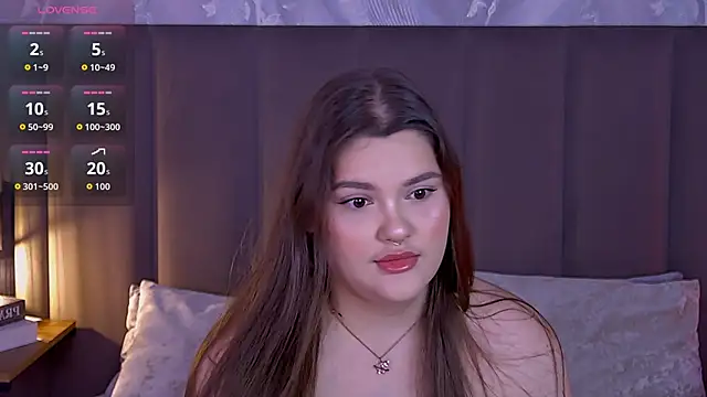 Snapshot of EmilyHyde chatting on 10-12-25, 08:52 EmilyHyde online show from 10-12-25, 08:52