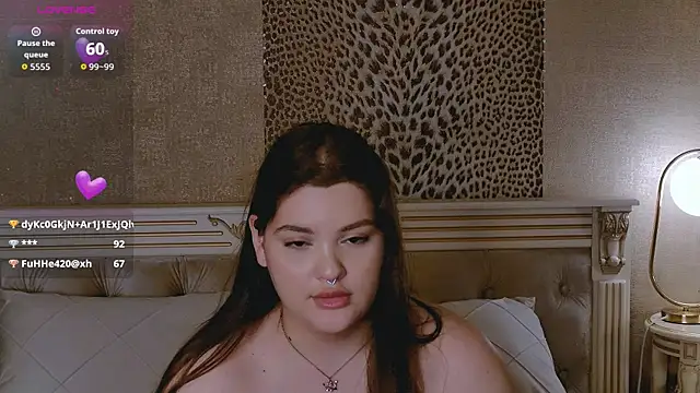 Snapshot of EmilyHyde chatting on 10-22-25, 03:07 EmilyHyde online show from 10-22-25, 03:07