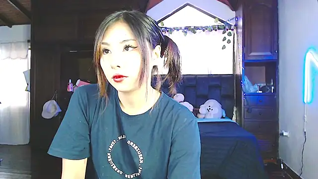 Shisuku Sophi online show from 10-12-25, 10:09