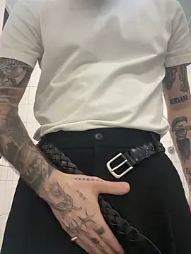 xAaronx9095 online show from 10-09-25, 02:42