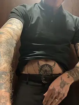 xAaronx9095 online show from 10-19-25, 02:56