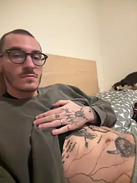 xAaronx9095 online show from 11-11-25, 08:14