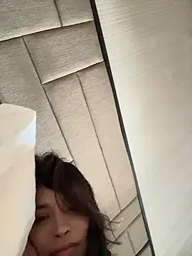 Snapshot of Ofcourseoneday chatting on 04-11-26, 10:19 Ofcourseoneday online show from 04-11-26, 10:19