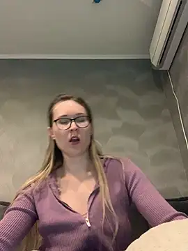 Snapshot of Jugira chatting on 09-15-25, 04:29 Jugira online show from 09-15-25, 04:29
