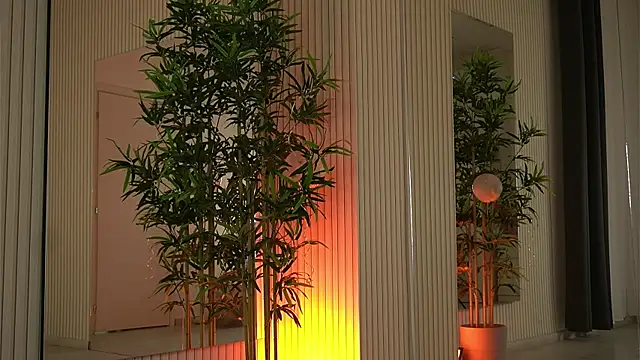 EmmaBlanco online show from 12-22-25, 08:50