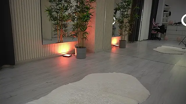 Snapshot of EmmaBlanco chatting on 02-24-26, 07:45 EmmaBlanco online show from 02-24-26, 07:45