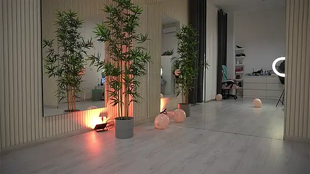 Snapshot of EmmaBlanco chatting on 02-27-26, 07:36 EmmaBlanco online show from 02-27-26, 07:36