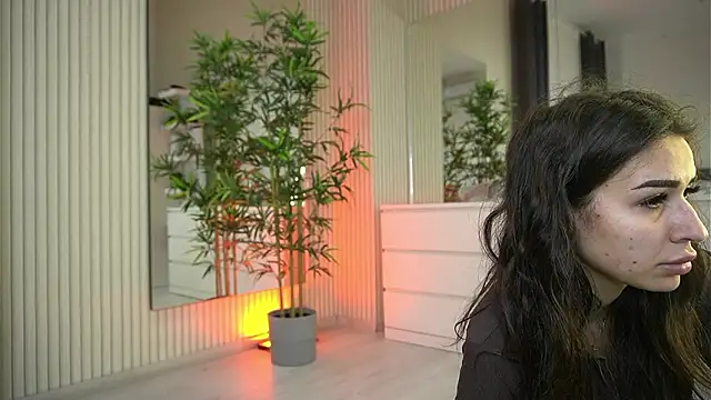 Snapshot of EmmaBlanco chatting on 03-24-26, 06:07 EmmaBlanco online show from 03-24-26, 06:07