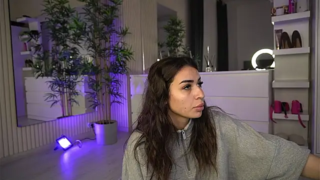 Snapshot of EmmaBlanco chatting on 03-26-26, 06:19 EmmaBlanco online show from 03-26-26, 06:19