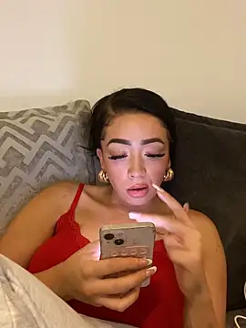 ItsCOCOx online show from 09-24-25, 07:39