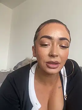 ItsCOCOx online show from 10-04-25, 12:58