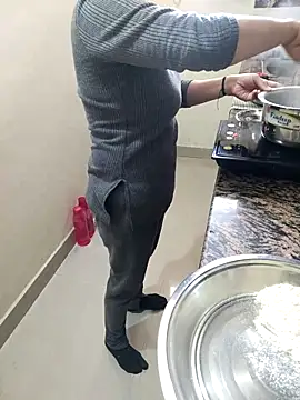 Pihu Chopra online show from 02-06-26, 03:22