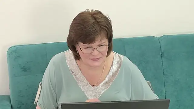 Sandra Sunrise online show from 10-14-25, 09:32