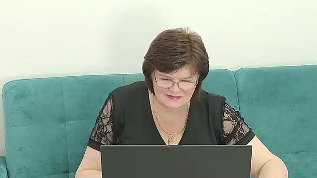 Snapshot of Sandra_Sunrise chatting on 11-28-25, 09:45 Sandra Sunrise online show from 11-28-25, 09:45