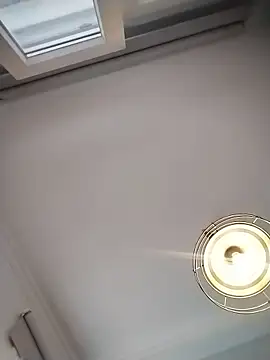 Snapshot of sarahpearlx chatting on 10-31-25, 04:30 sarahpearlx online show from 10-31-25, 04:30