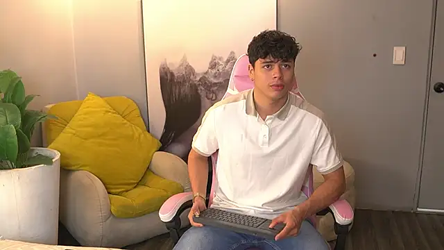 Ethan occonor online show from 09-18-25, 01:13