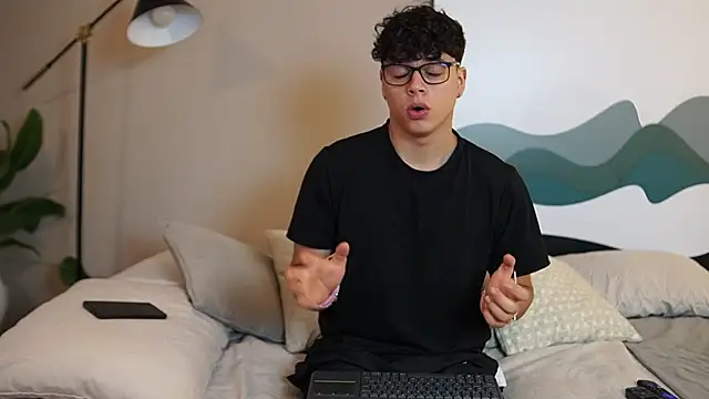 Ethan occonor online show from 10-05-25, 06:39