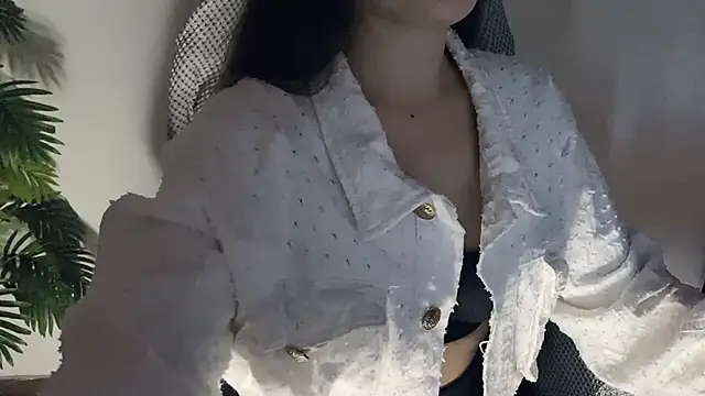 Snapshot of LiLi_Sweetie chatting on 11-03-25, 02:35 LiLi Sweetie online show from 11-03-25, 02:35