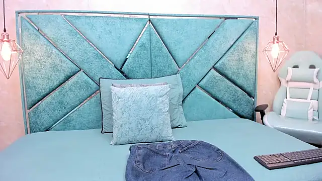 MELODY FIRE  online show from 10-23-25, 02:16