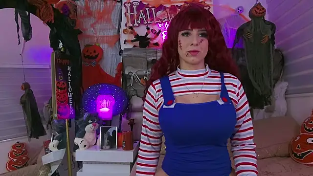 Snapshot of XXMILE chatting on 10-21-25, 12:28 XXMILE online show from 10-21-25, 12:28