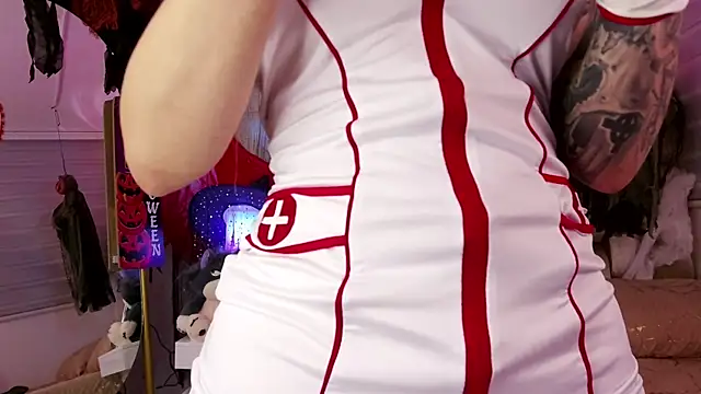 Snapshot of XXMILE chatting on 10-23-25, 12:37 XXMILE online show from 10-23-25, 12:37